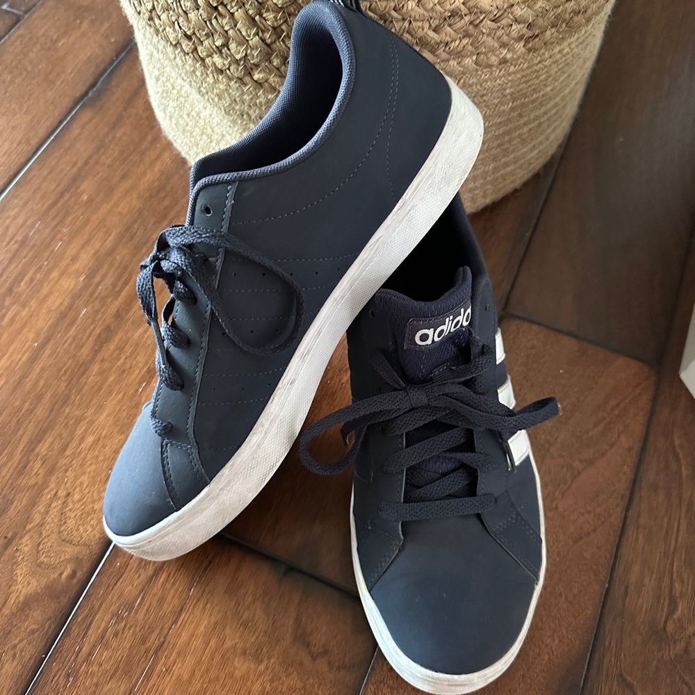 Great condition Adidas sneakers
